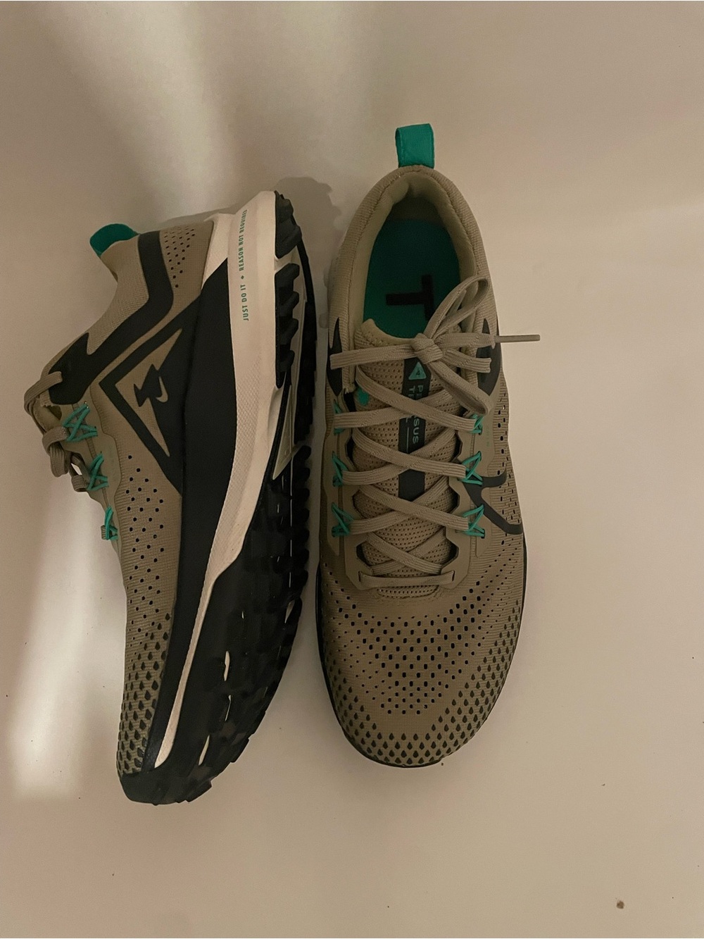 Nike Men's Olive Green Athletic Shoes with Teal Accents
